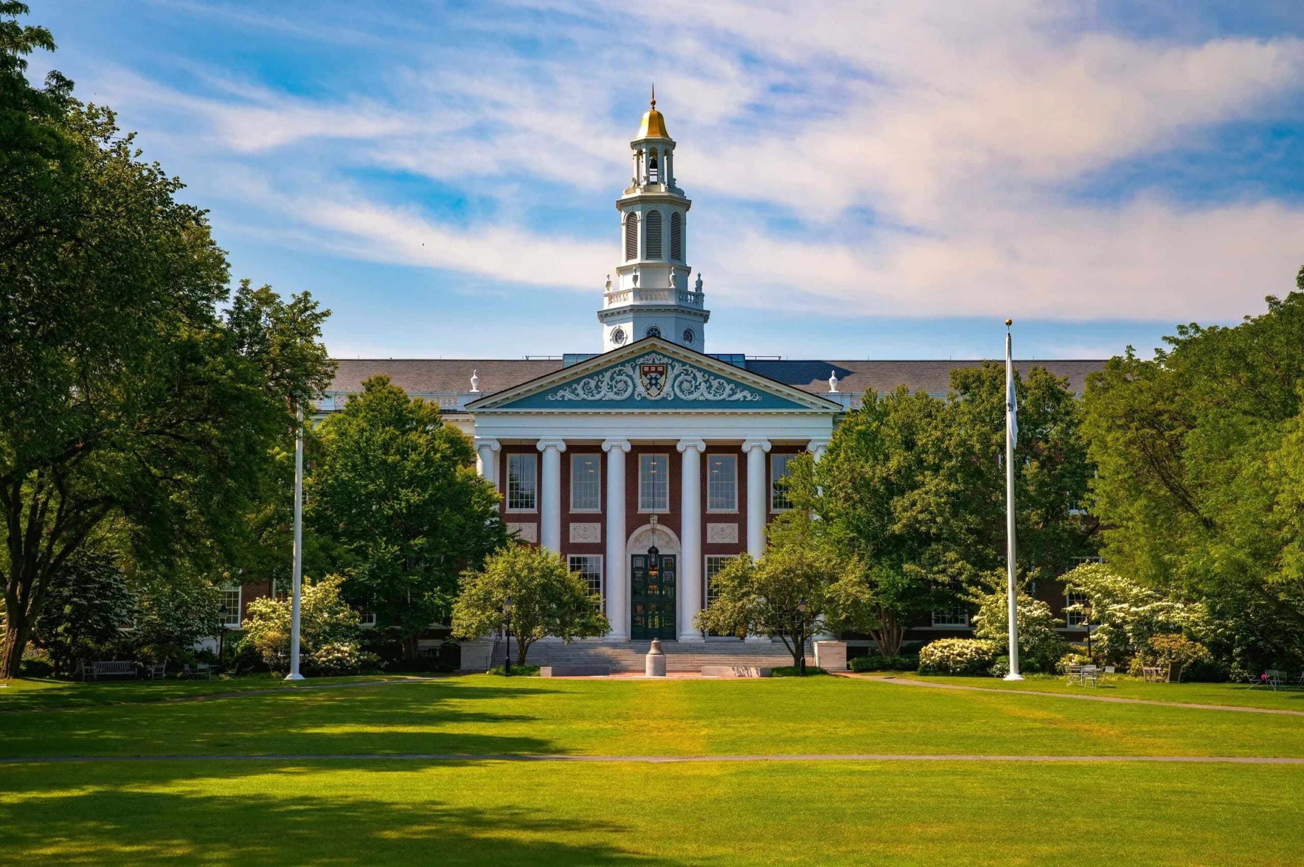Harvard Maintains Bitcoin ETF Holdings at $101M While Expanding $2.2B SpaceX Position