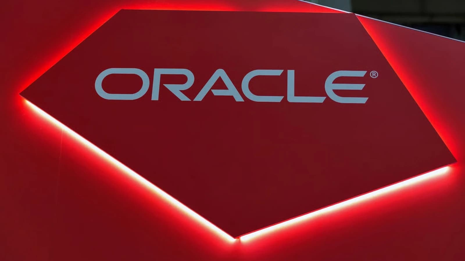 Machine learning algorithm sets Oracle stock price for September 30, 2026