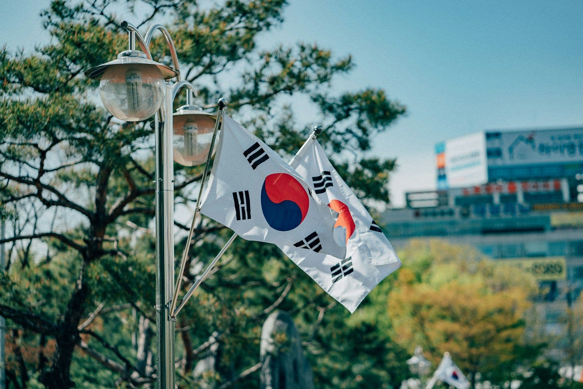BTC, ETH price news: Bitcoin rises toward $64,000 amid Korea’s record chip crash