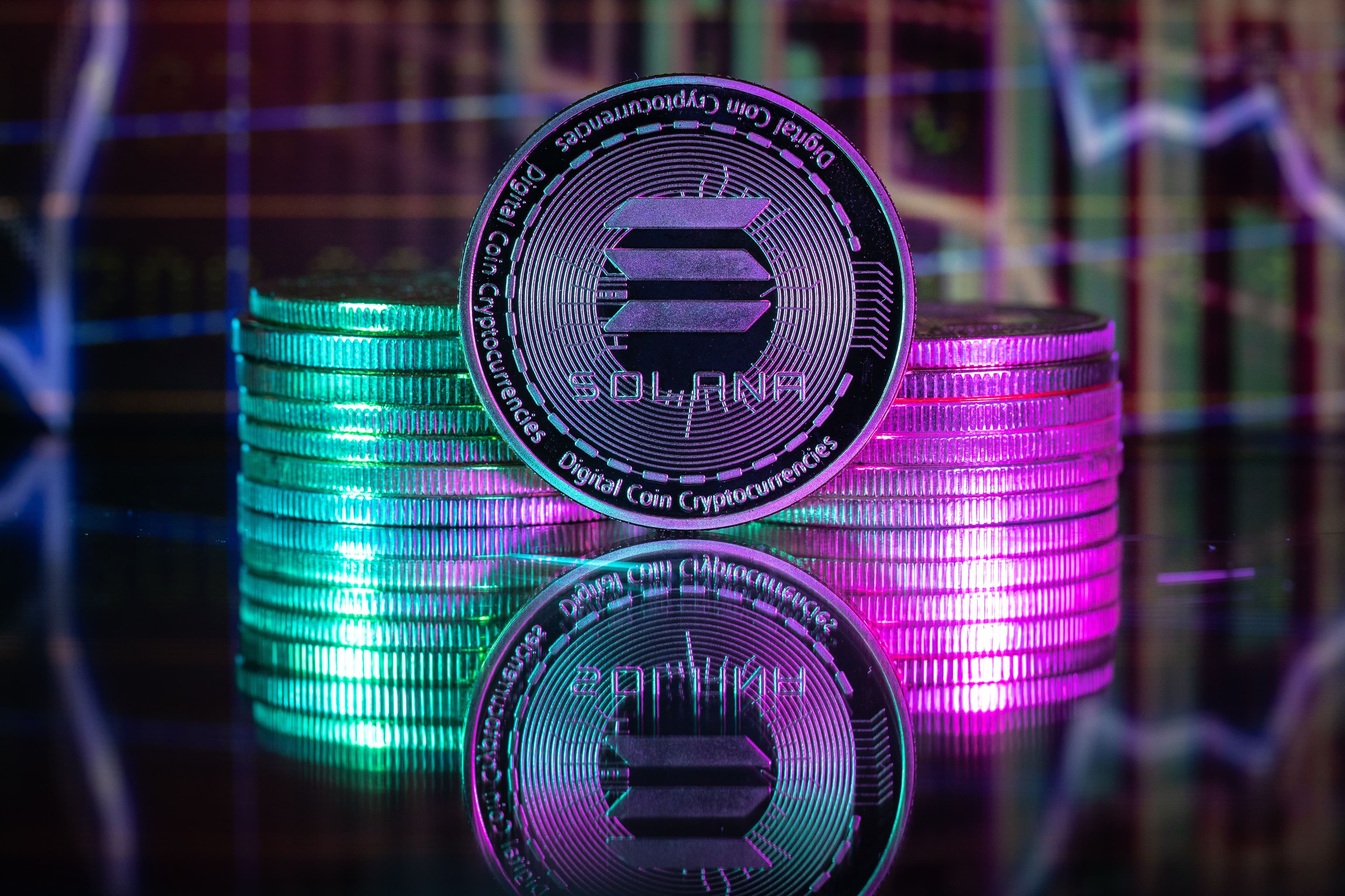 Solana Price Prediction: $75 Support Keeps $84 Breakout